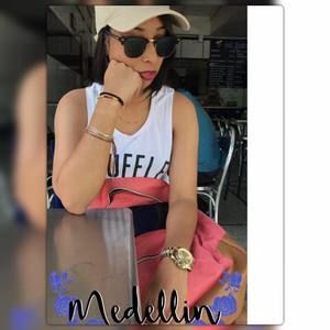 Meet your Posher, Pilar